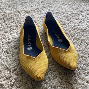 Rothy’s Points in Marigold. Size 8.5